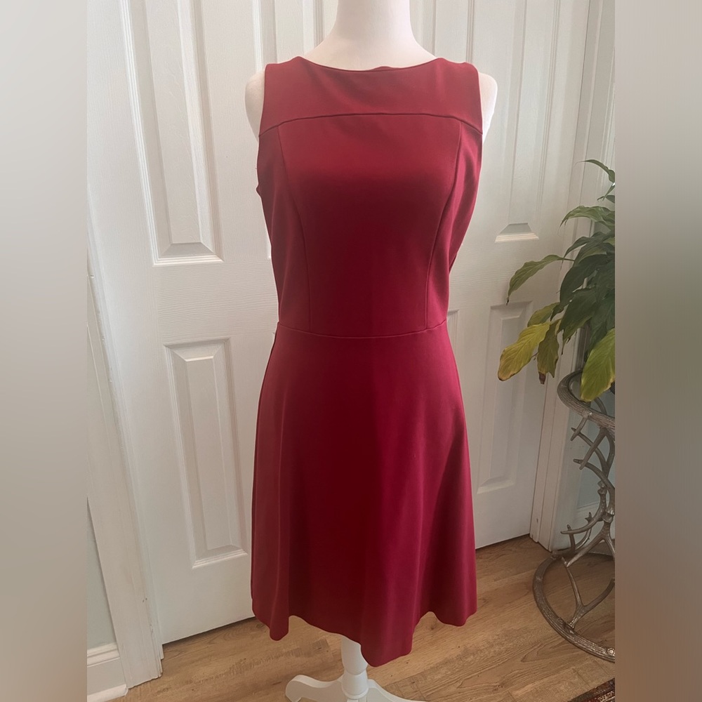 Brooks Brothers Red Sheath sleeveless shift back zipper dress Size 4